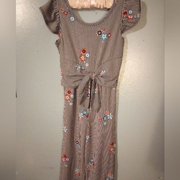 - Wonder nation floral and stripes romper with bow - Picture 9 of 12